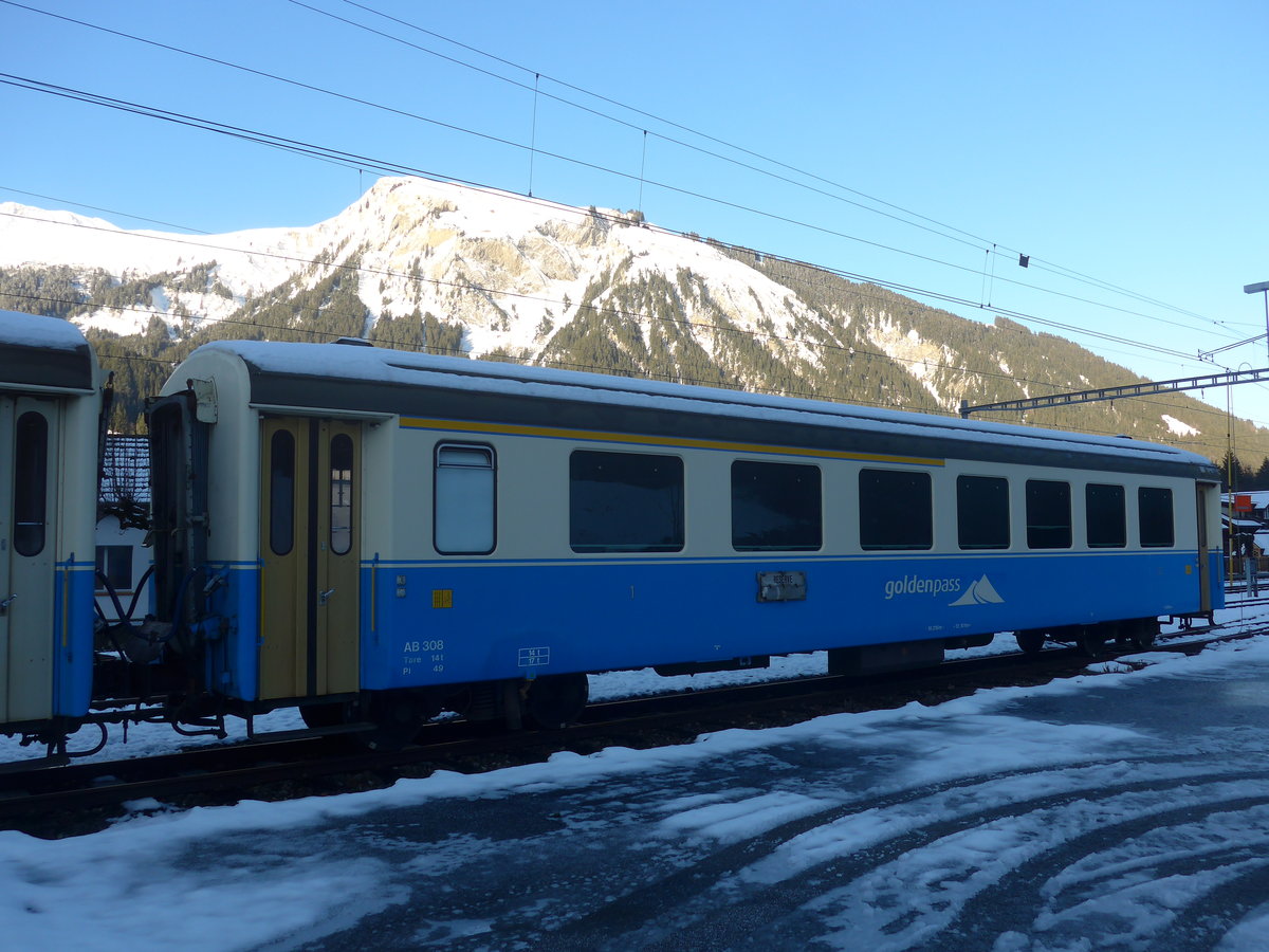 (213'099) - MOB-Personenwagen - Nr. 308 - am 25. Dezember 2019 im Bahnhof Lenk