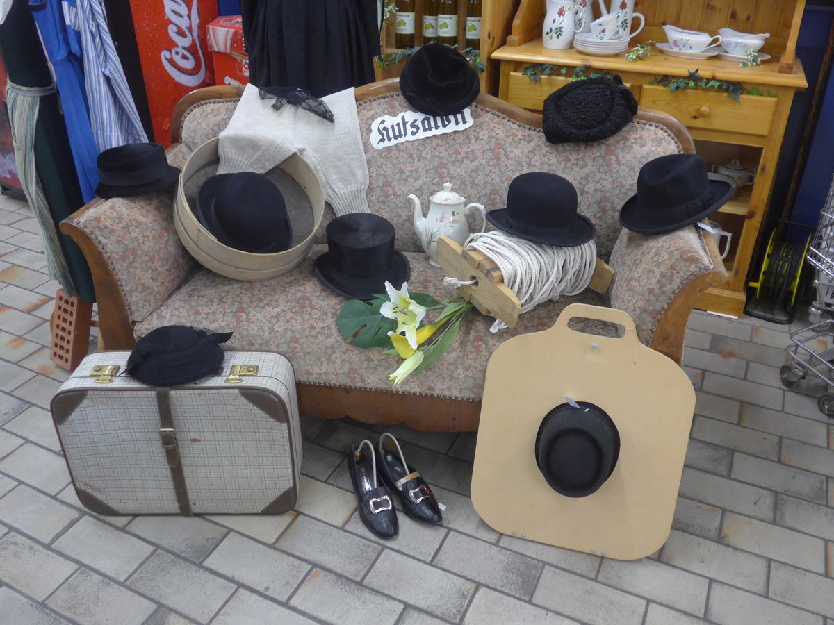 (213'442) - Hutsalon am 8. Januar 2020 im BrockiShop Thun