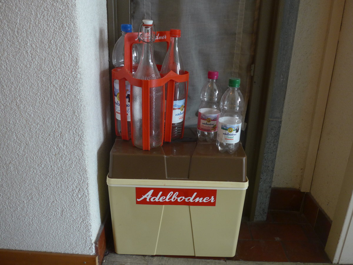 (215'468) - Vrschiedene Objekte von Adelbodner Mineralwasser am 23. M�rz 2020 in Thun