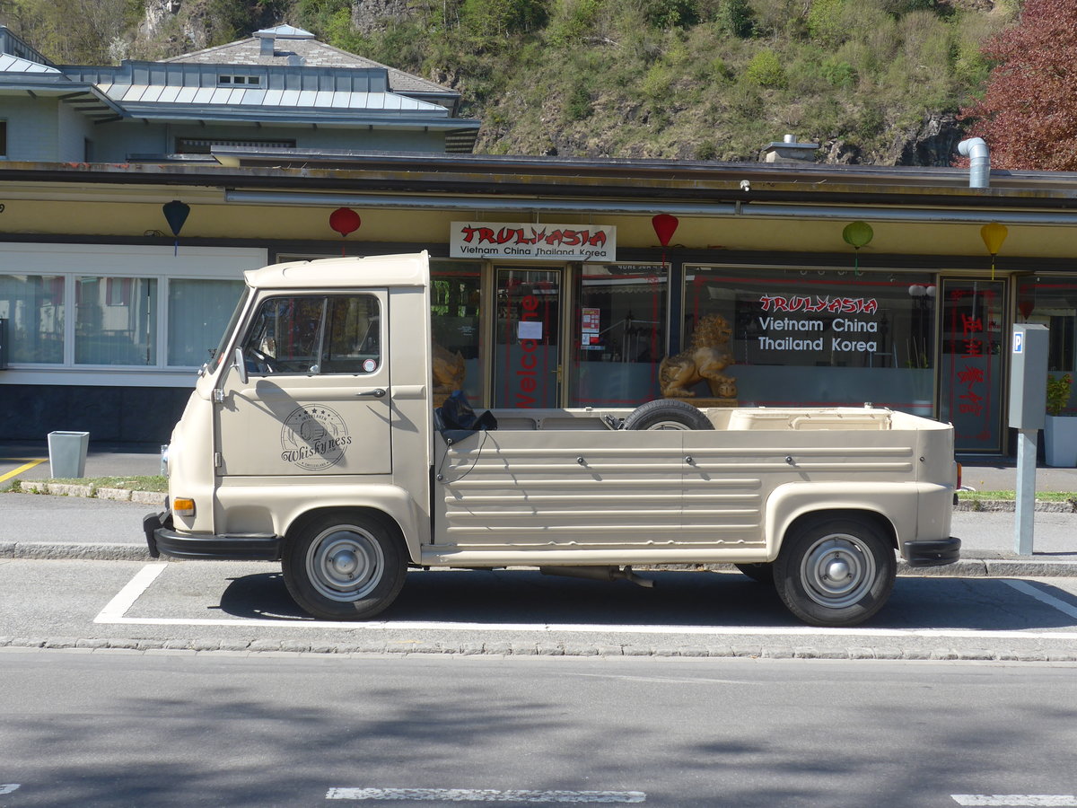 (216'076) - Whiskyness, Interlaken - BE 812'036 - Renault am 15. April 2020 in Interlaken