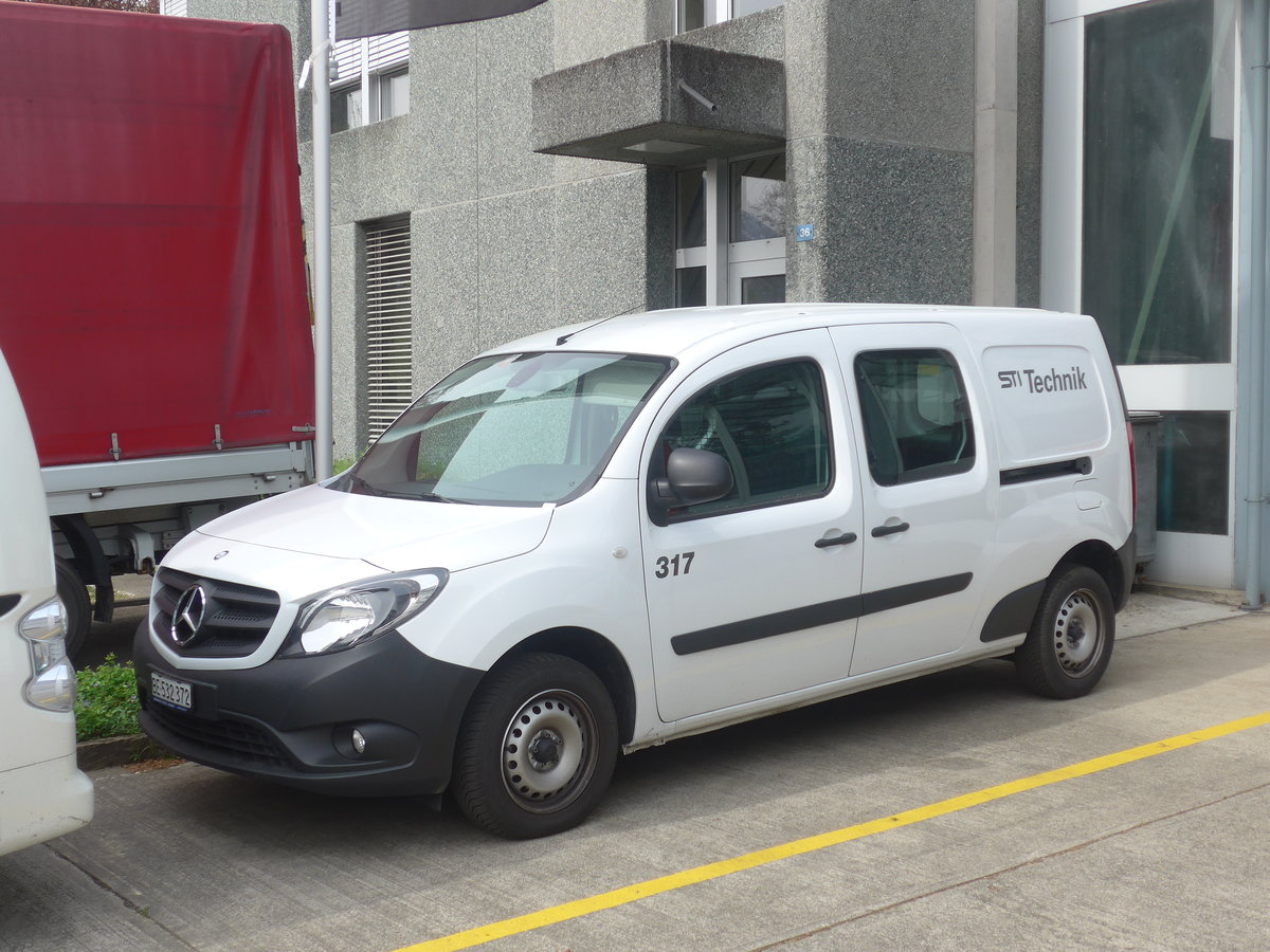 (216'282) - STI - Nr. 317/BE 532'372 - Mercedes am 19. April 2020 in Thun, Garage