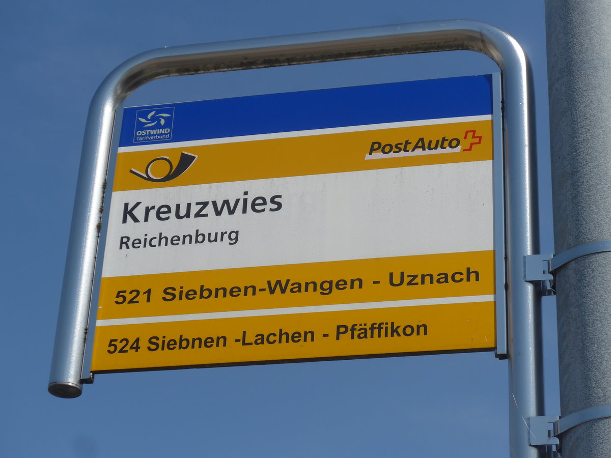 (216'867) - PostAuto-Haltestelle - Reichenburg, Kreuzwies - am 9. Mai 2020