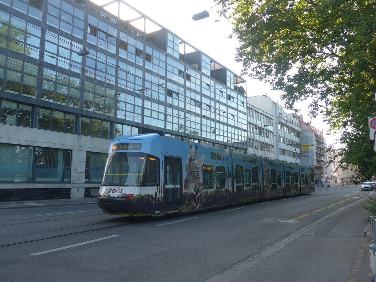 (216'892) - VBZ-Tram - Nr. 3054 - am 9. Mai 2020 in Z�rich, Sihlquai