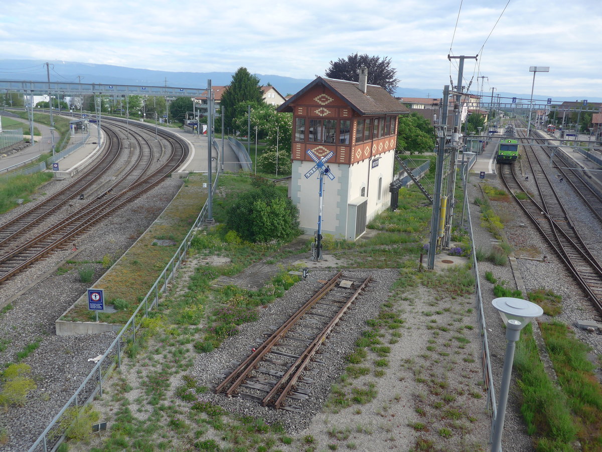 (216'923) - Altes Stellwerk am 10. Mai 2020 in Kerzers