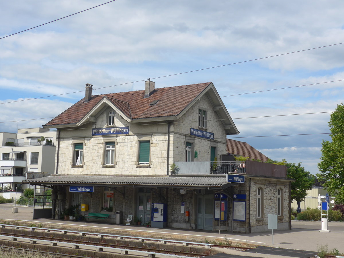 (217'435) - Der Bahnhof Winterthur-W�lflingen am 30. Mai 2020