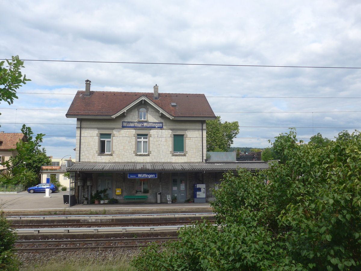 (217'436) - Der Bahnhof Winterthur-W�lflingen am 30. Mai 2020