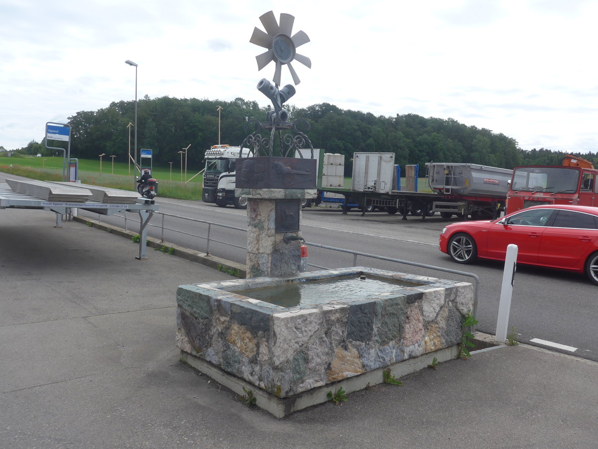 (217'705) - Brunnen am 8. Juni 2020 in Agasul