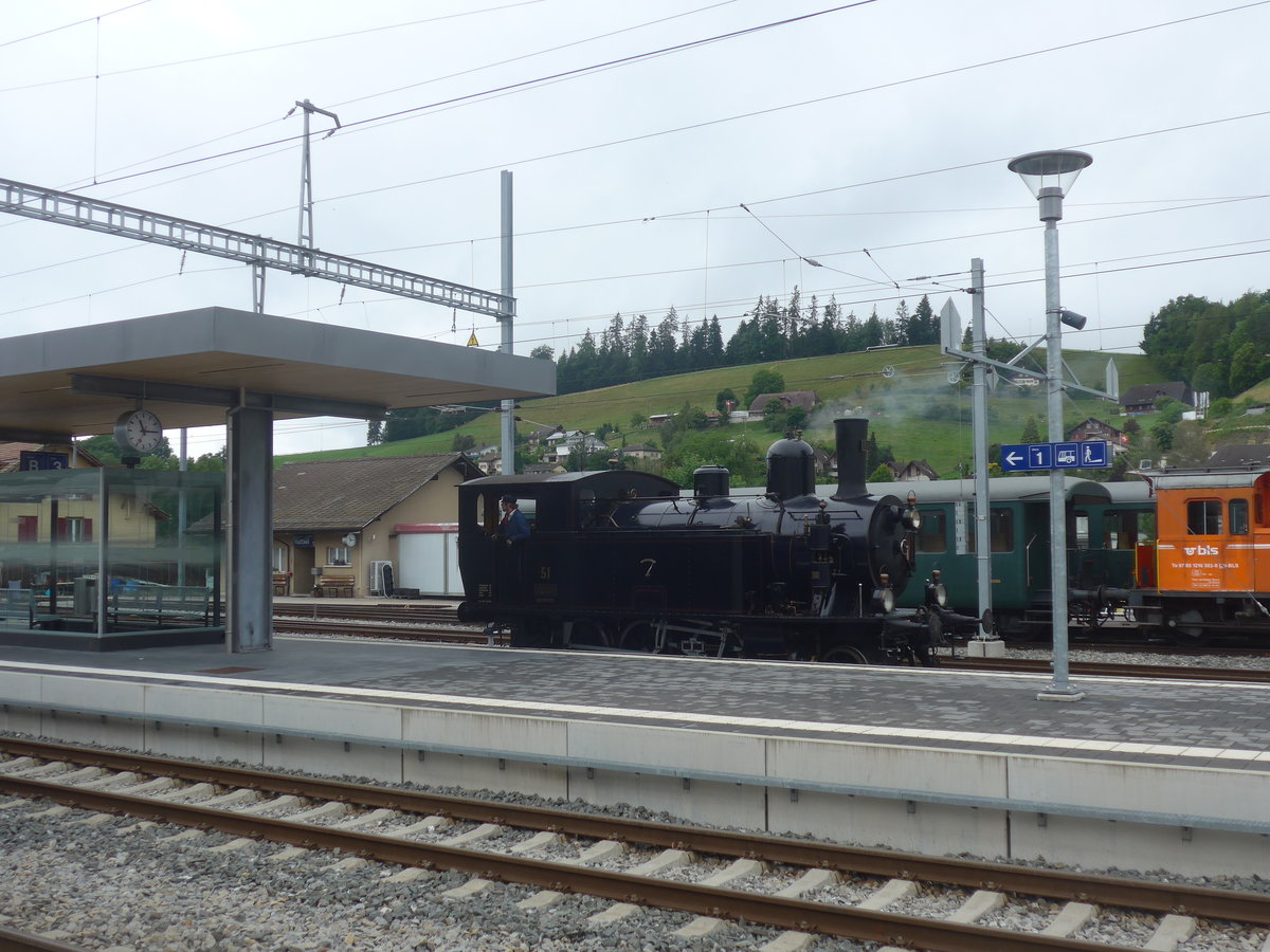 (217'965) - BSB-Dampflokomotive - Nr. 51 - am 14. Juni 2020 im Bahnhof Huttwil