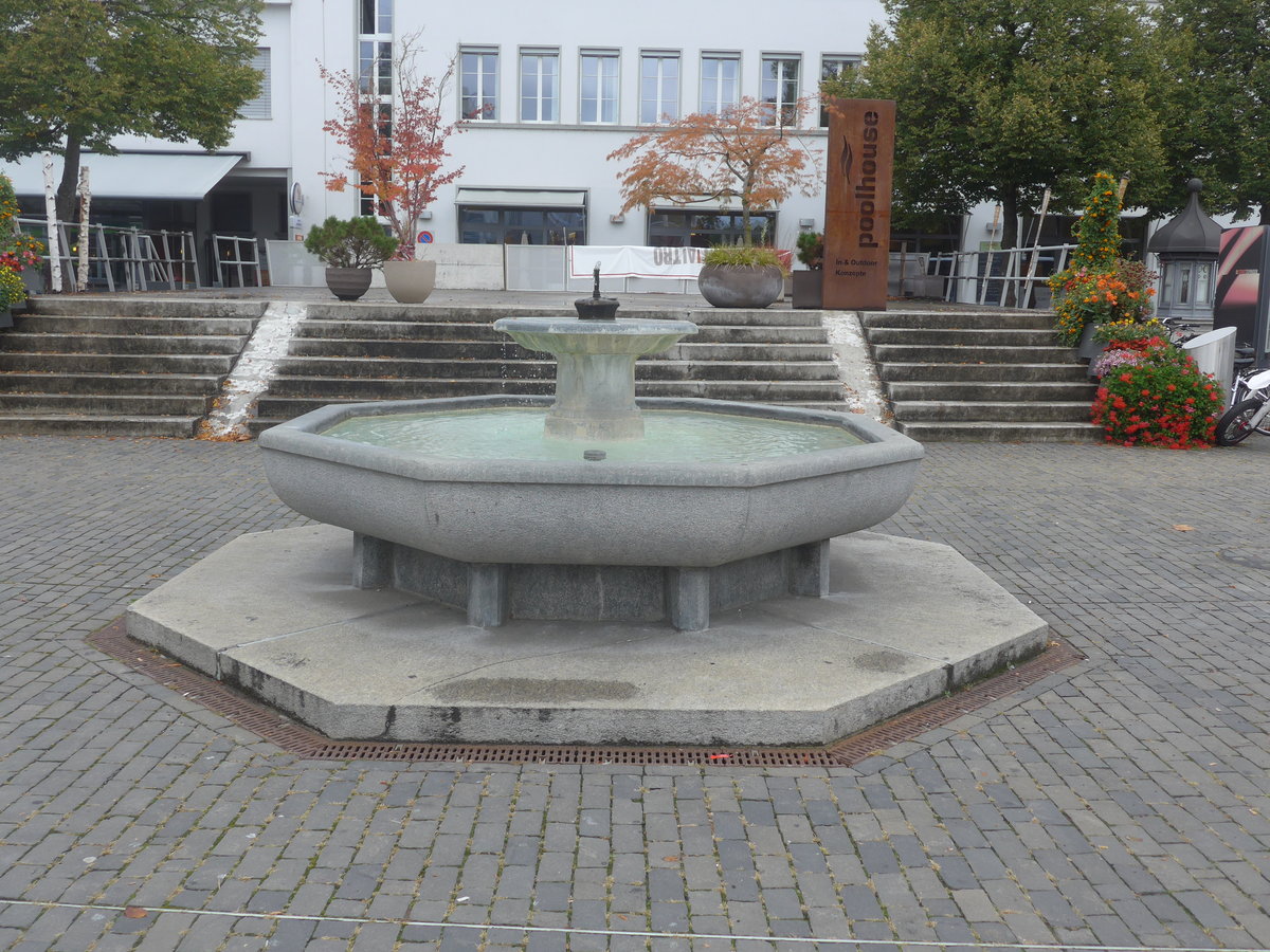 (221'366) - Brunnen am 25. September 2020 beim Bahnhof Zofingen