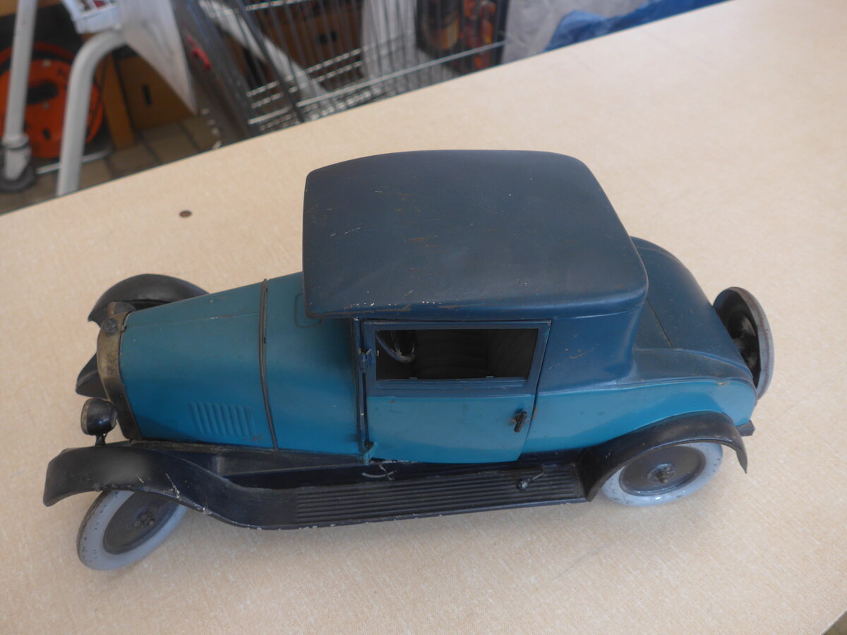 (225'212) - ca. 100j�hriges Citro�n-Modell am 24. April 2021 im BrockiShop Thun