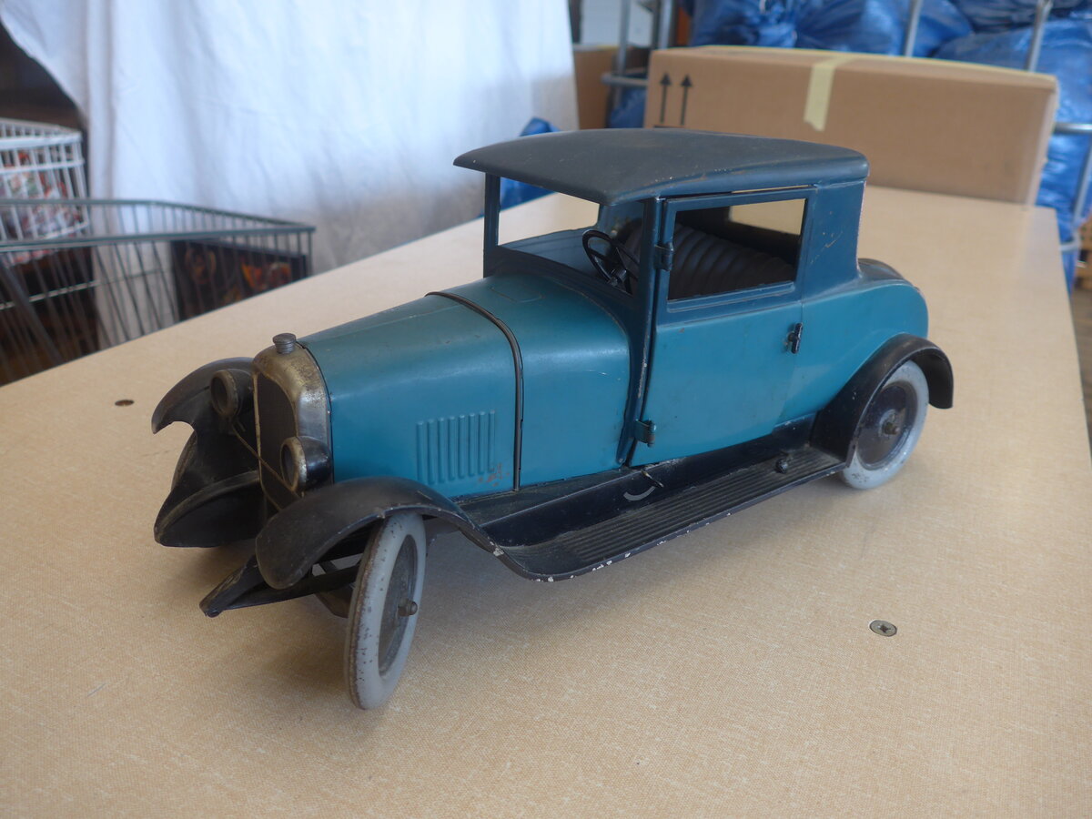 (225'213) - ca. 100j�hriges Citro�n-Modell am 24. April 2021 im BrockiShop Thun