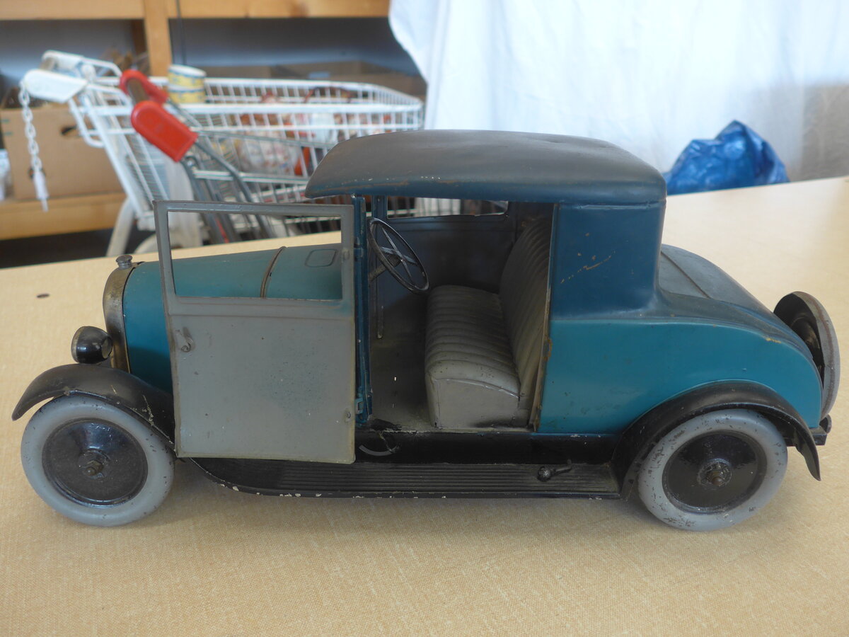 (225'217) - ca. 100j�hriges Citro�n-Modell am 24. April 2021 im BrockiShop Thun