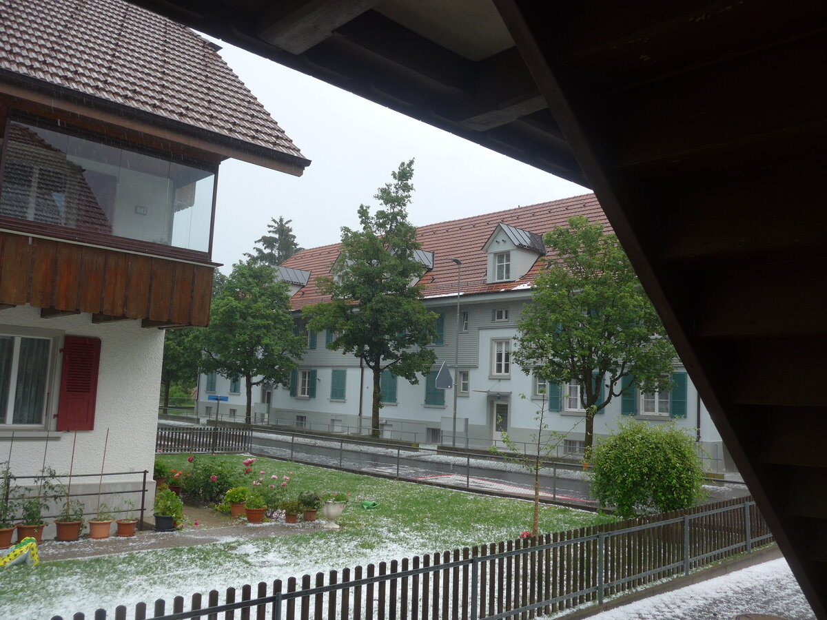 (225'977) - Hagelunwetter am 21. Juni 2021 in Thun-Lerchenfeld