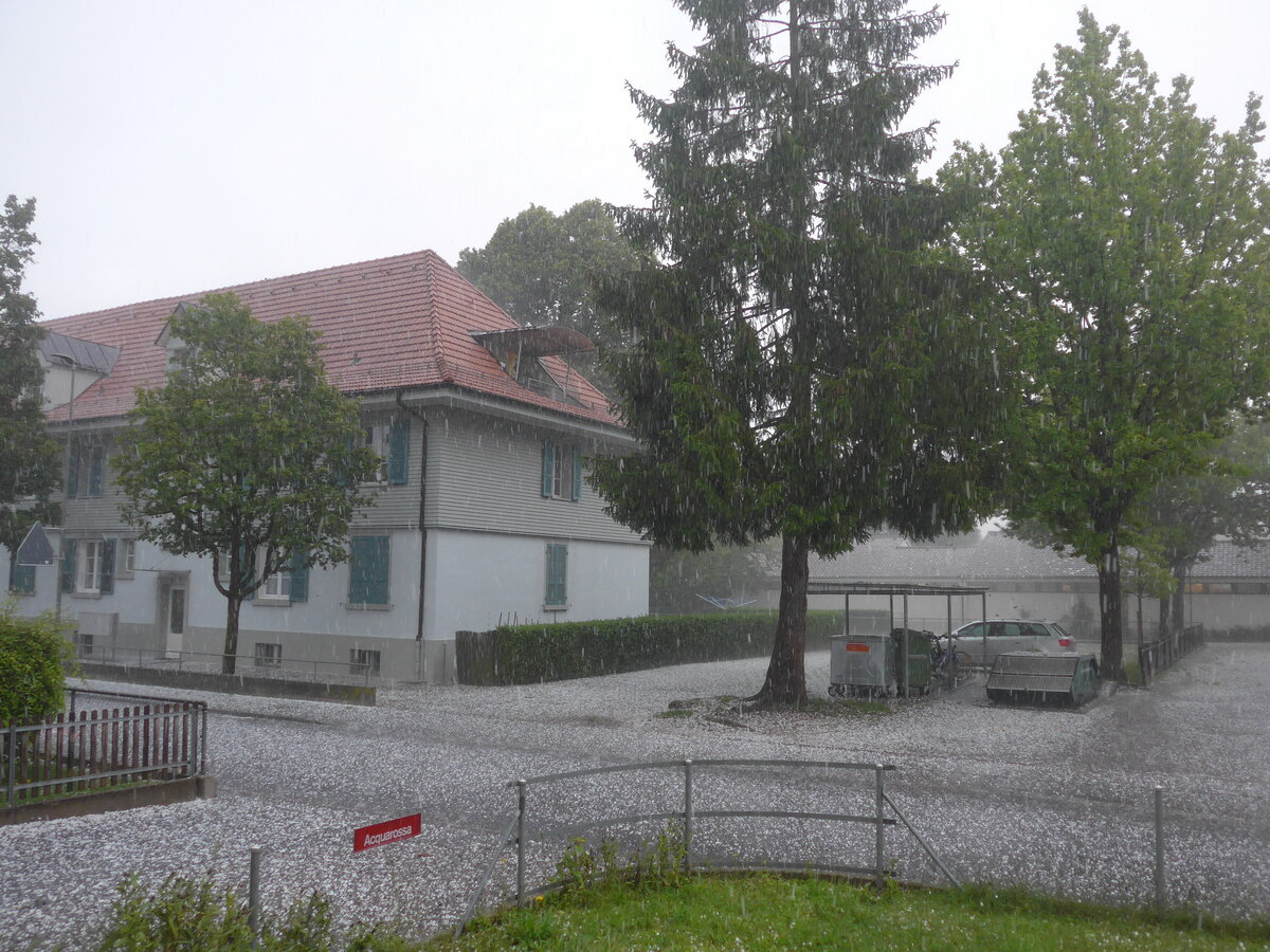 (226'082) - Hagelunwetter am 29. Juni 2021 in Thun-Lerchenfeld