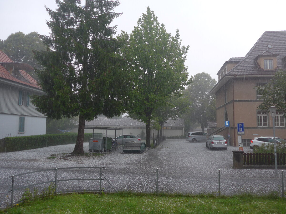 (226'084) - Hagelunwetter am 29. Juni 2021 in Thun-Lerchenfeld