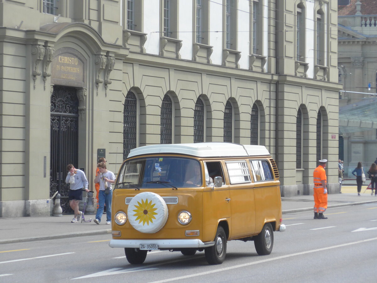 (226'365) - VW-Bus - ZG 35'055 - am 11. Juli 2021 beim Bahnhof Bern