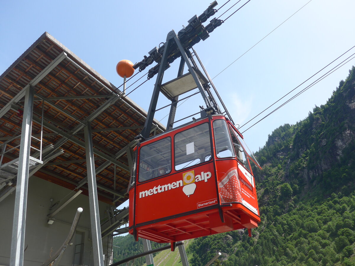 (226'440) - Luftseilbahn Mettmenalp - LKM Nr. 2 - am 12. Juli 2021 in Schwanden, Kies