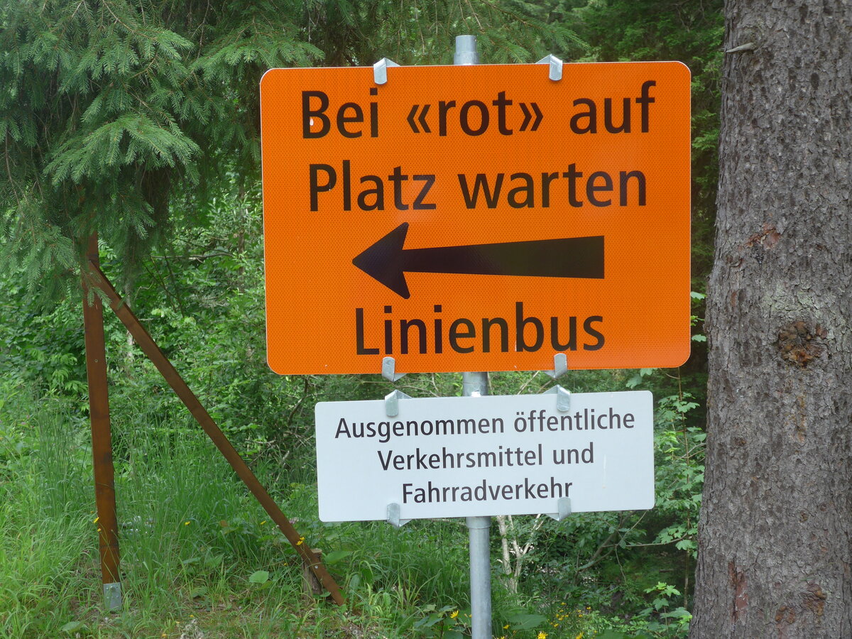 (226'459) - Bei 'rot' auf Platz warten am 12. Juli 2021 in Schwanden, Alpsteg