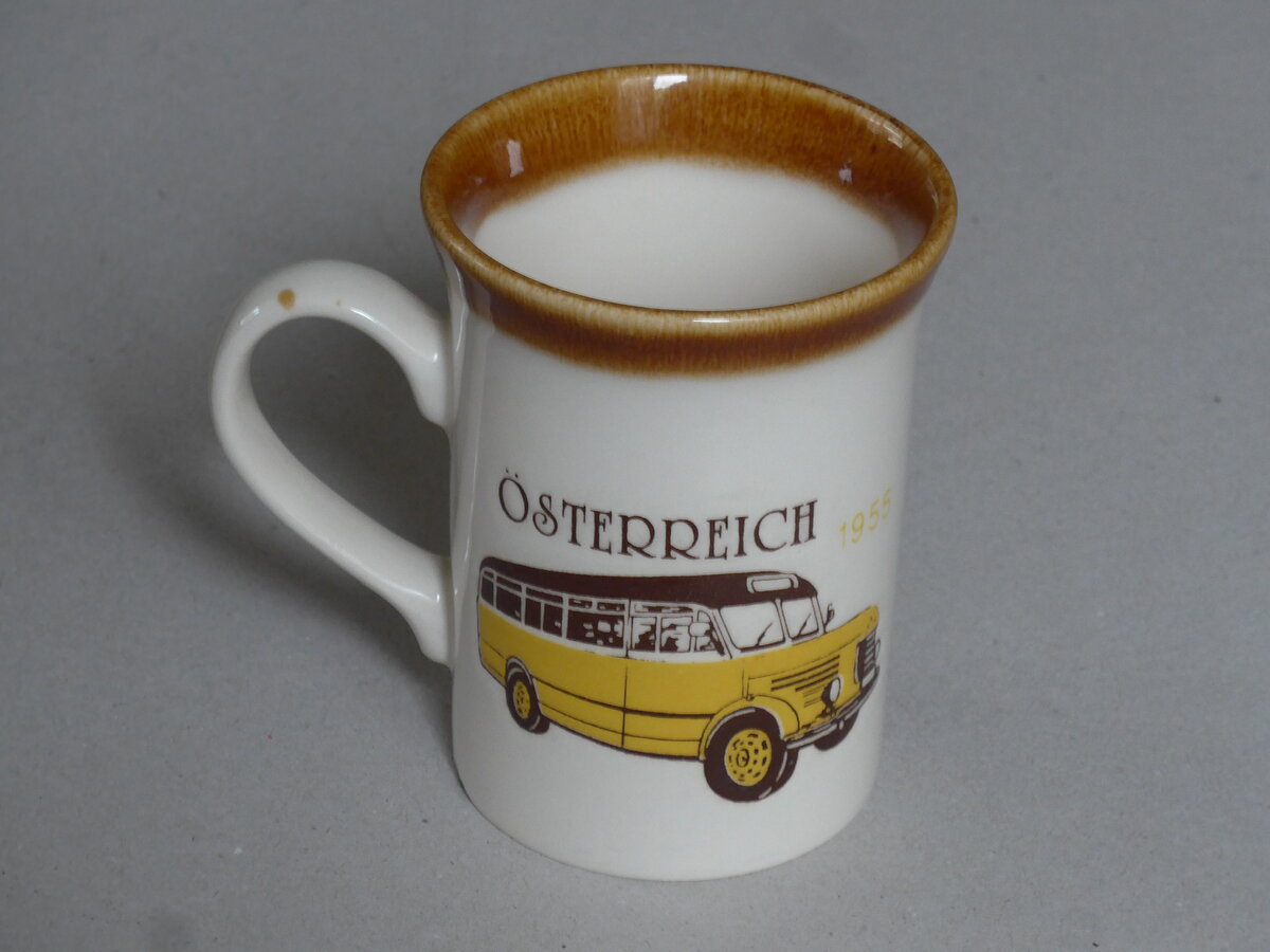 (226'829) - Tasse mit Oesterreich-Bus am 31. Juli 2021 in Thun
