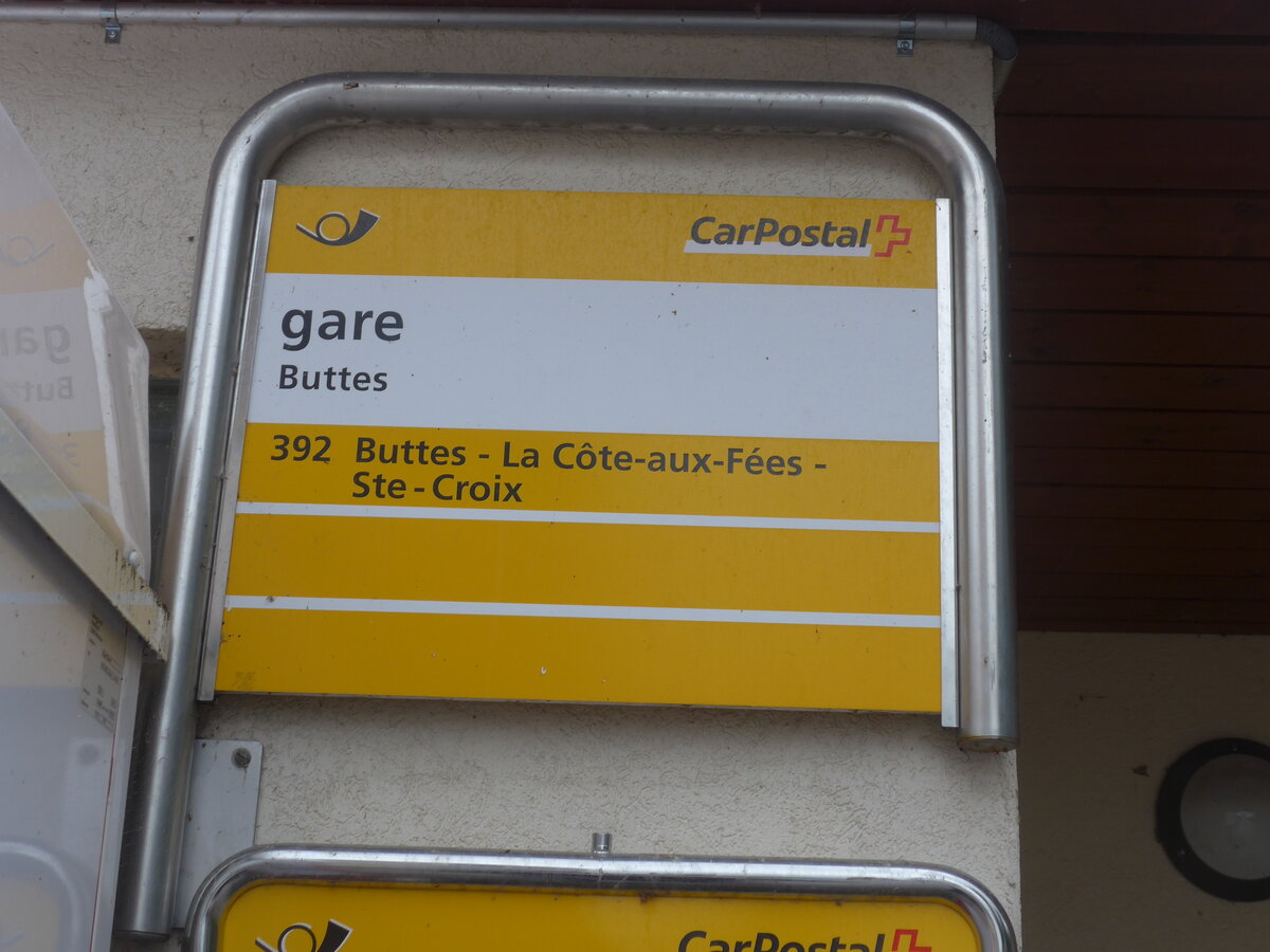(226'852) - PostAuto-Haltestelle - Buttes, gare - am 1. August 2021