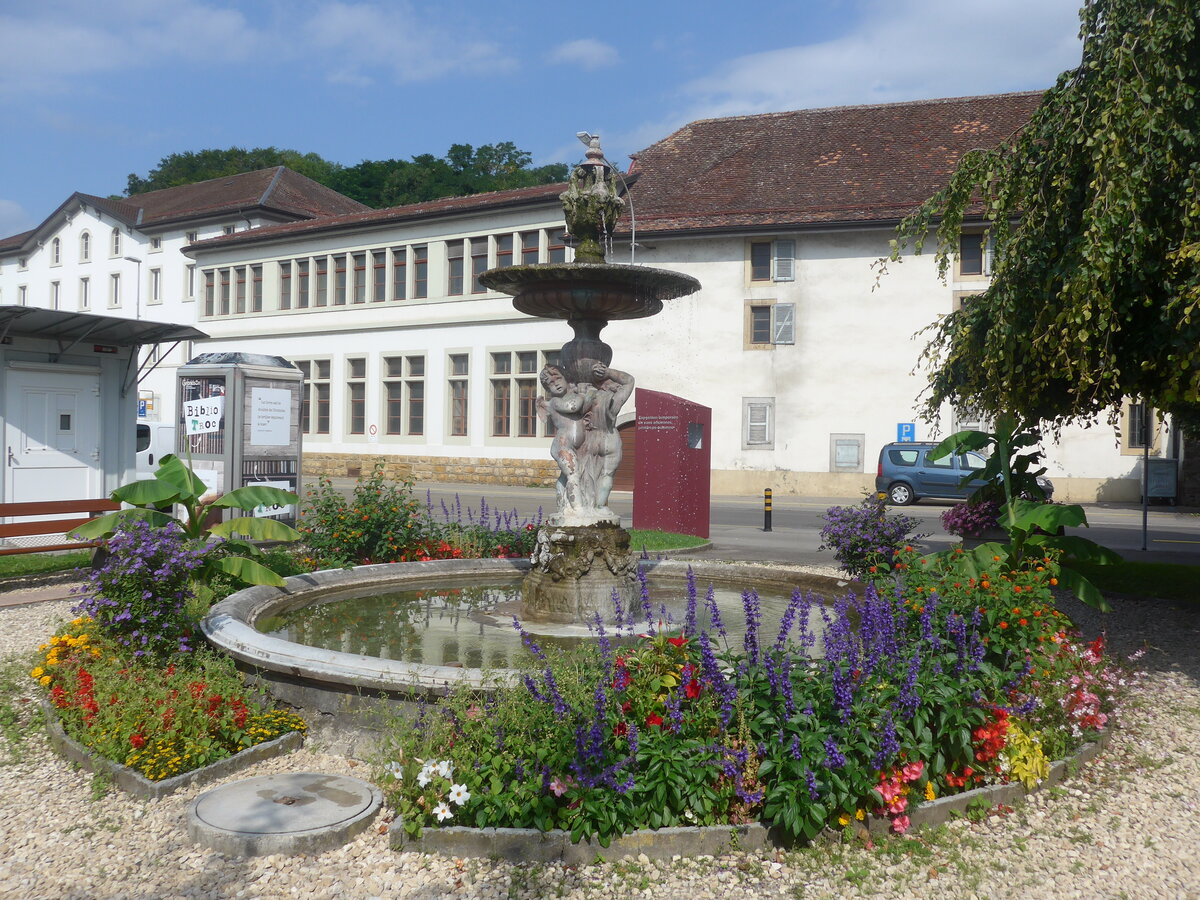 (227'270) - Brunnen am 15. August 2021 in Grandson