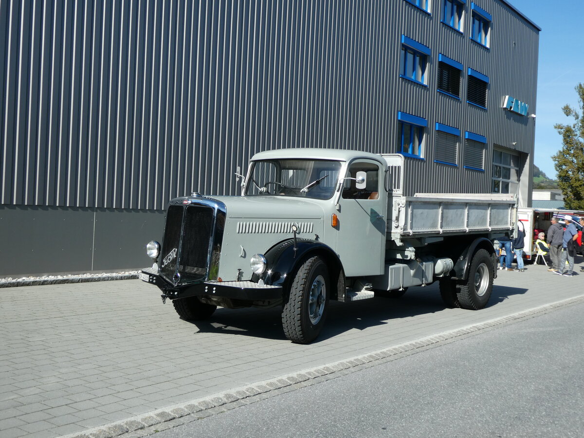 (228'567) - FBW - ZH 40'228 - am 2. Oktober 2021 in N�fels, FBW-Museum