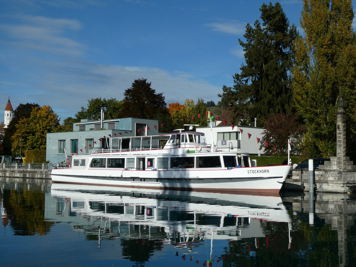 (229'470) - Motorschiff Stockhorn am 19. Oktober 2021 an der Schiffl�ndte Thun