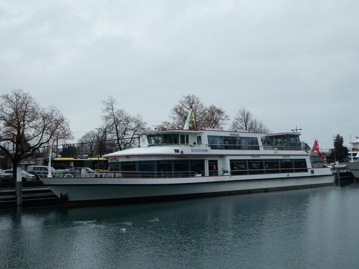 (231'073) - Motorschiff Schilthorn am 6. Dezember 2021 an der Schiffl�ndte Thun