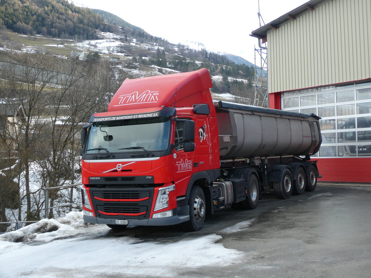 (231'728) - TMR Martigny - Nr. 20/VS 15'506 - Volvo am 2. Januar 2022 in Orsi�res, Garage