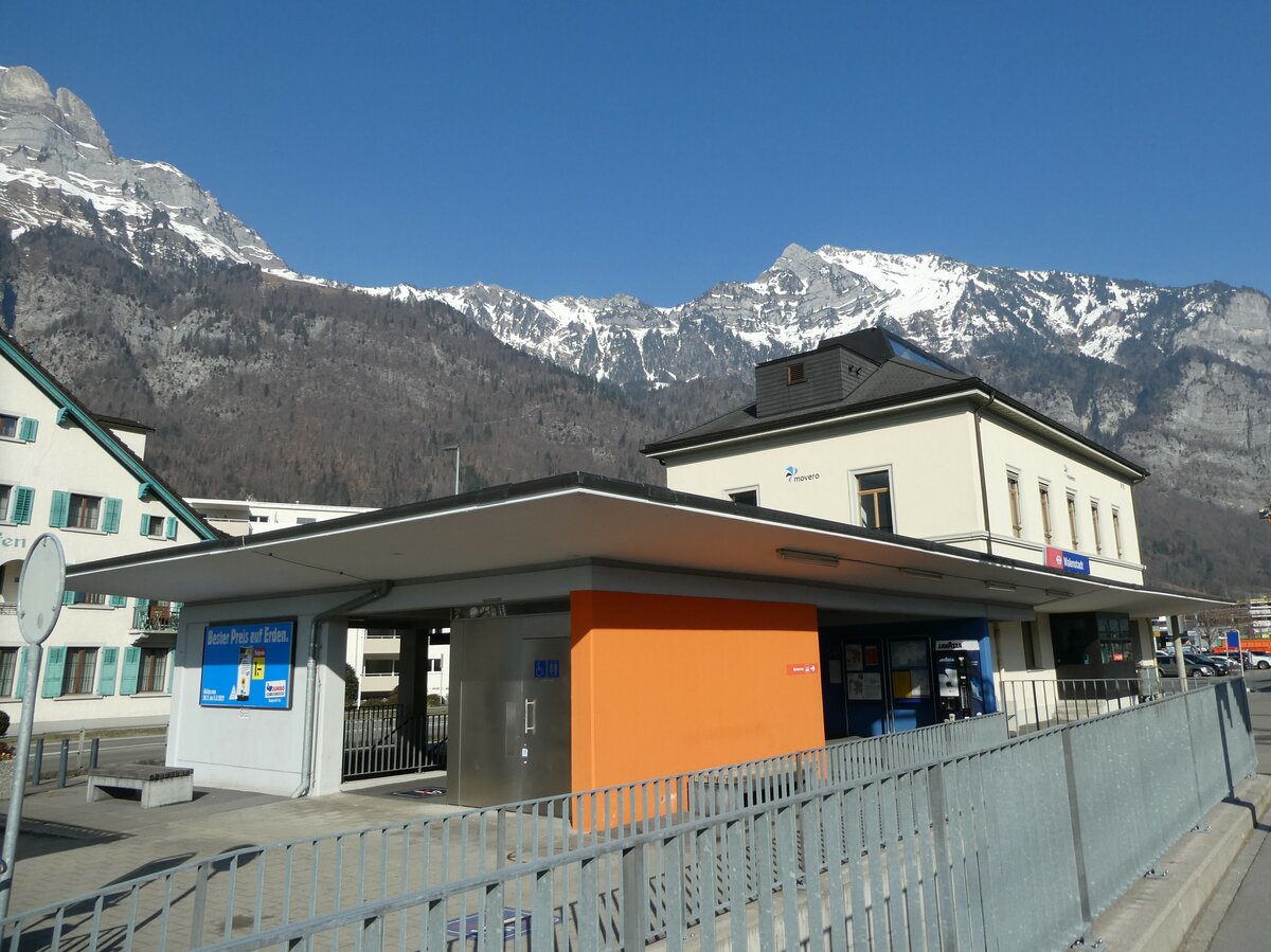 (233'574) - Der Bahnhof Walenstadt am 8. M�rz 2022