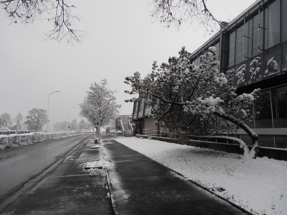 (234'162) - Wintereinbruch am 2. April 2022 an der Seestrasse in Thun