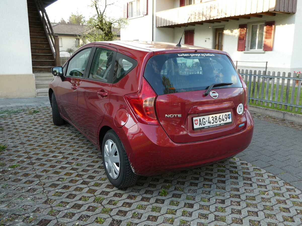 (234'642) - Nissan - AG 438'649 - am 16. April 2022 in Thun-Lerchenfeld