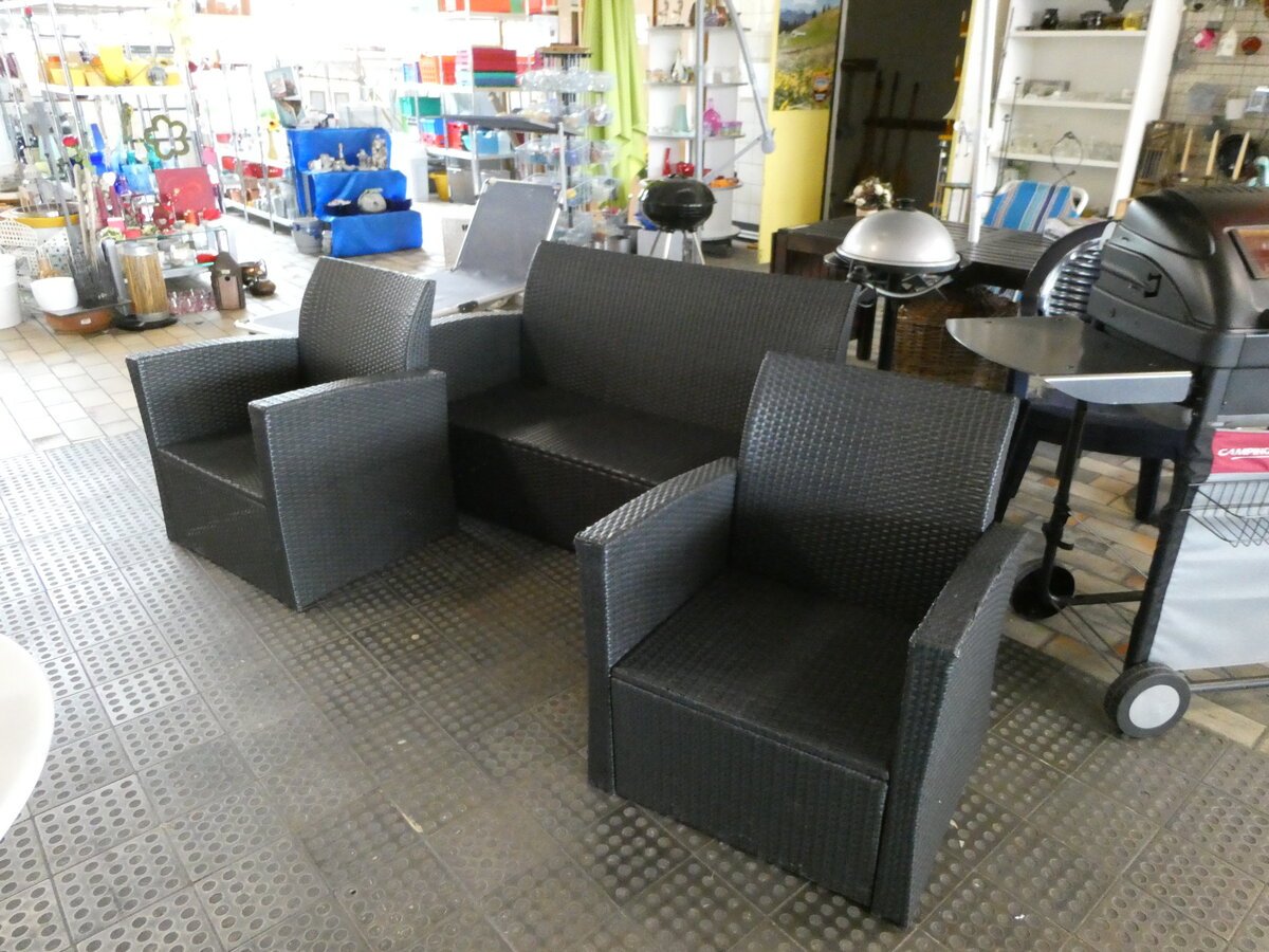 (234'829) - Gartensitzgruppe am 25. April 2022 im BrockiShop Thun