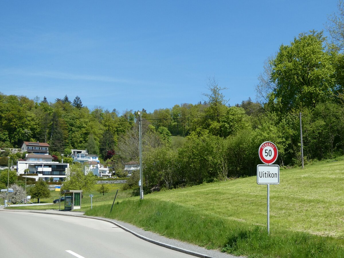 (235'036) - Ortsbeginn von Uitikon am 2. Mai 2022