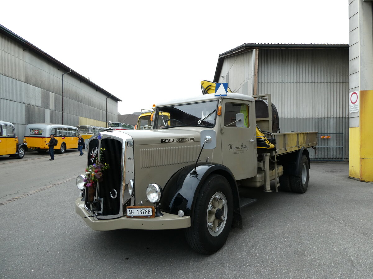(235'288) - Kumm, Holzr�ti - AG 13'788 - Saurer am 7. Mai 2022 in Attikon, Wegm�ller