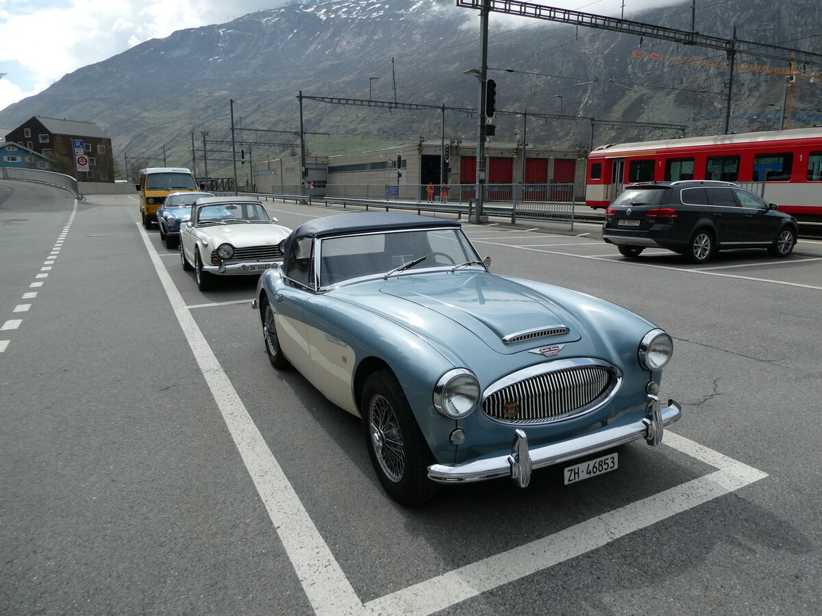 (235'495) - Austin-Healey - ZH 46'853 - am 8. Mai 2022 beim Bahnhof Andermatt