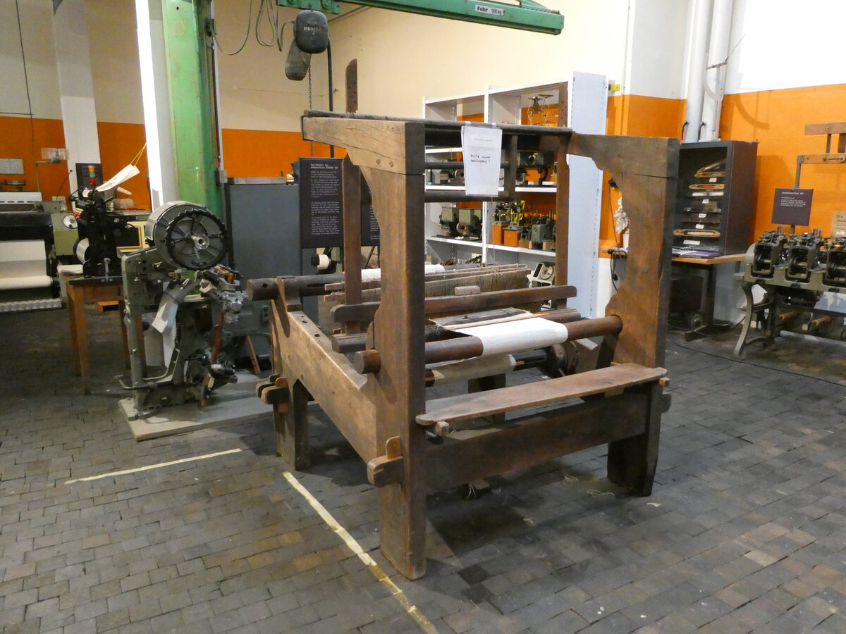 (235'866) - Alter Webstuhl am 21. Mai 2022 in Arbon, Saurer-Museum