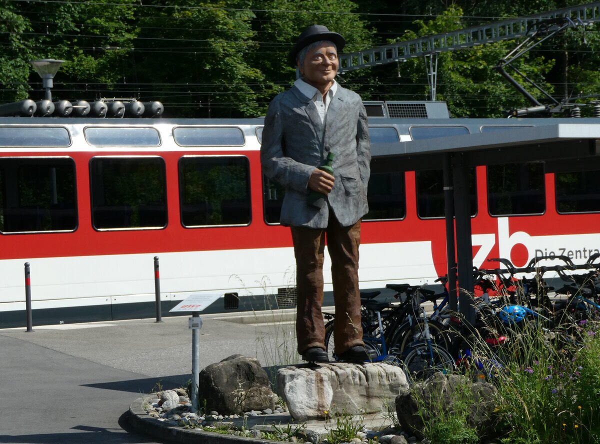 (236'539) - Der Schacherseppli am 2. Juni 2022 beim Bahnhof Giswil