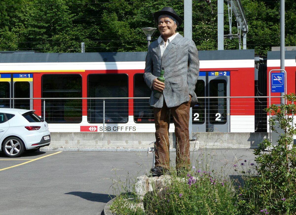 (236'540) - Der Schacherseppli am 2. Juni 2022 beim Bahnhof Giswil
