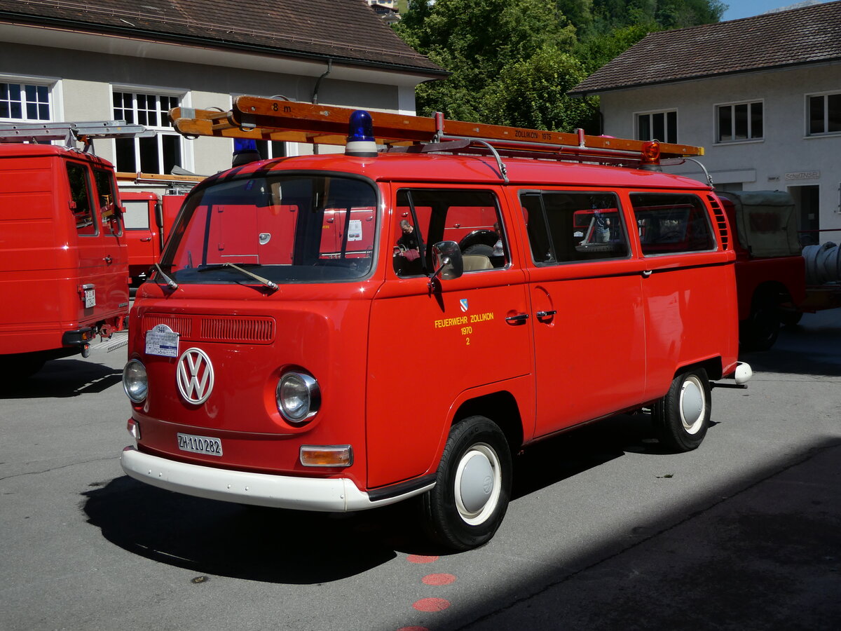 (236'595) - Feuerwehr, Zollikon - Nr. 2/ZH 110'282 - VW-Bus am 4. Juni 2022 in Sarnen, OiO