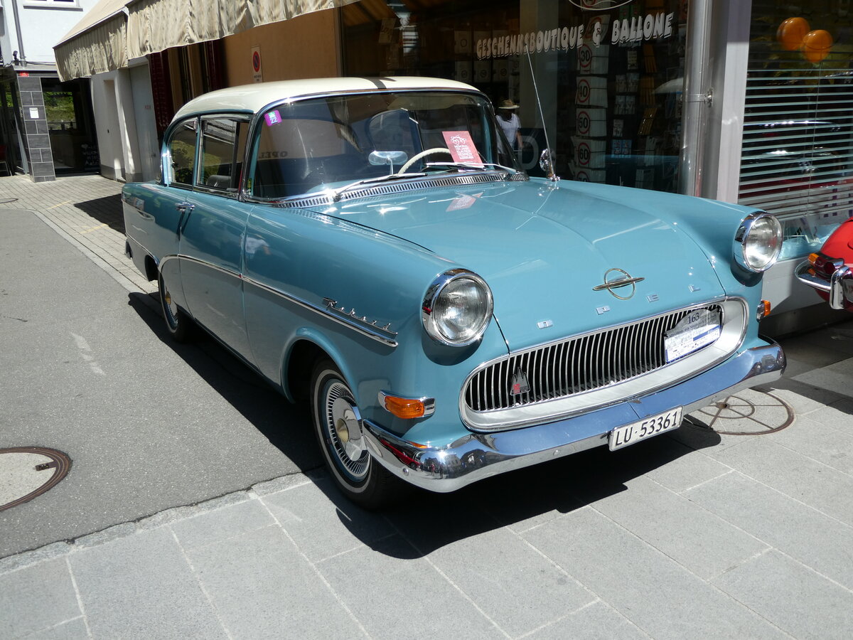 (236'630) - Opel - LU 53'361 - am 4. Juni 2022 in Sarnen, OiO