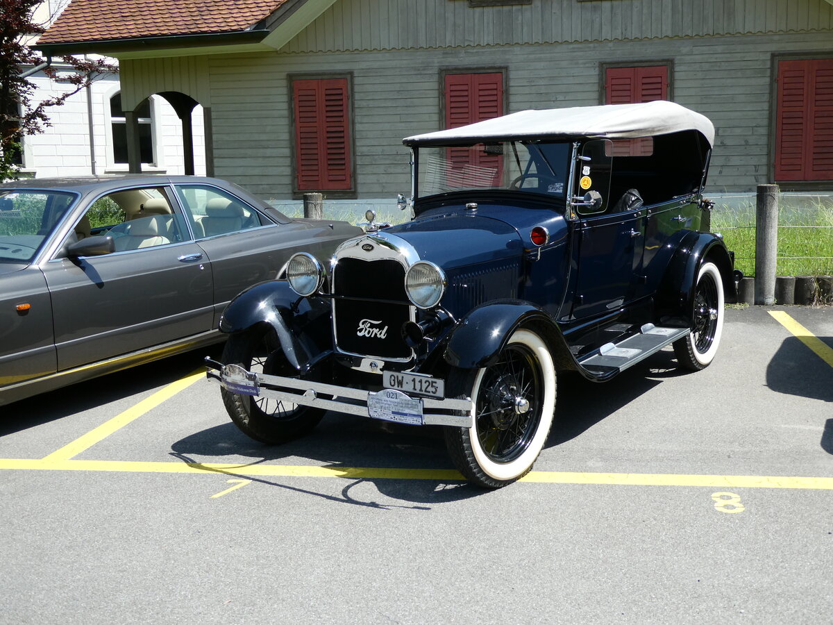 (236'687) - Ford - OW 1125 - am 4. Juni 2022 in Sarnen, OiO