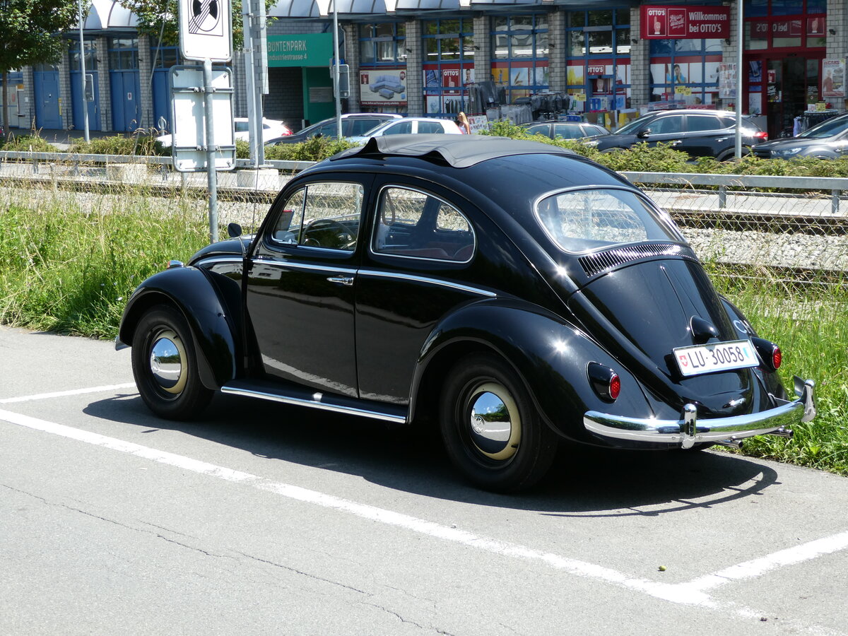 (236'710) - VW-K�fer - LU 30'058 - am 4. Juni 2022 in Sarnen, OiO