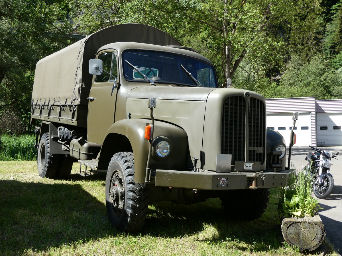 (237'096) - Saurer am 12. Juni 2022 in Faido, Garage Barenco