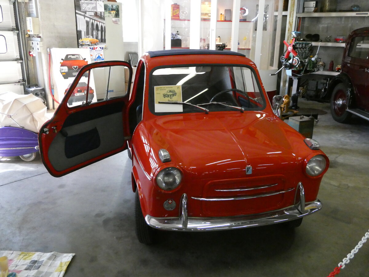 (237'107) - Vespa am 12. Juni 2022 in Faido, Garage Barenco