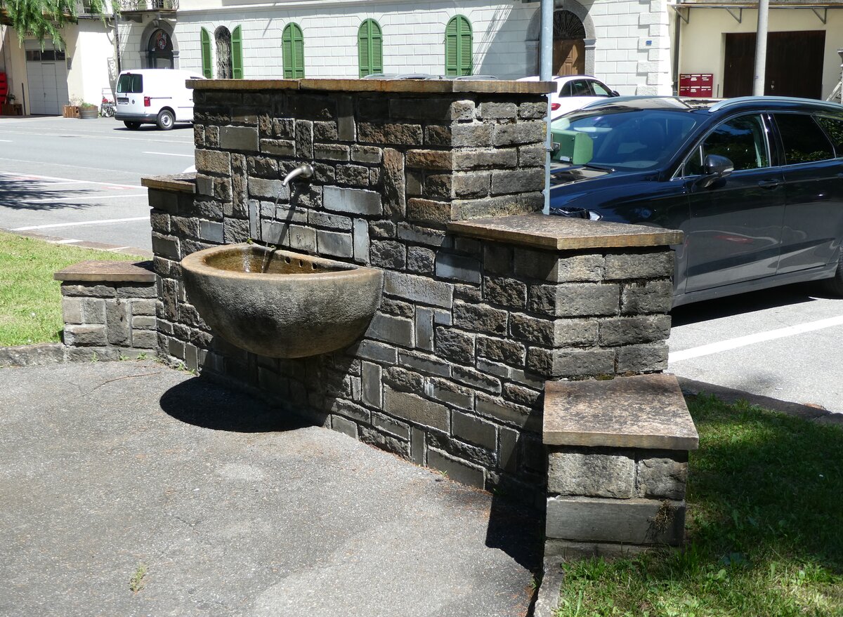 (237'149) - Brunnen am 12. Juni 2022 beim Bahnhof Faido