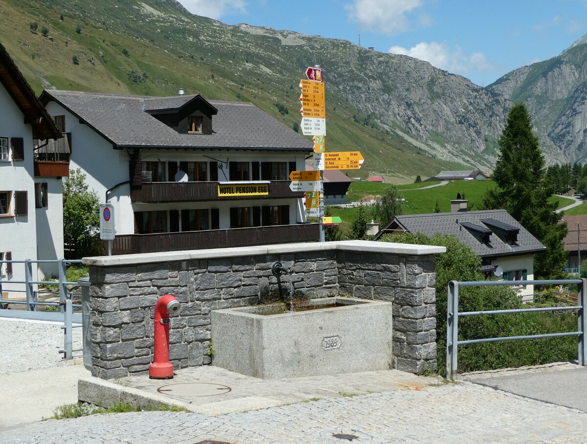 (237'965) - Brunnen von 1989 am 10. Juli 2022 in Hospental