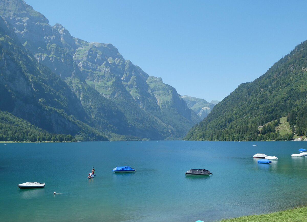 (238'242) - Der Kl�ntalersee am 17. Juli 2022 in Kl�ntal