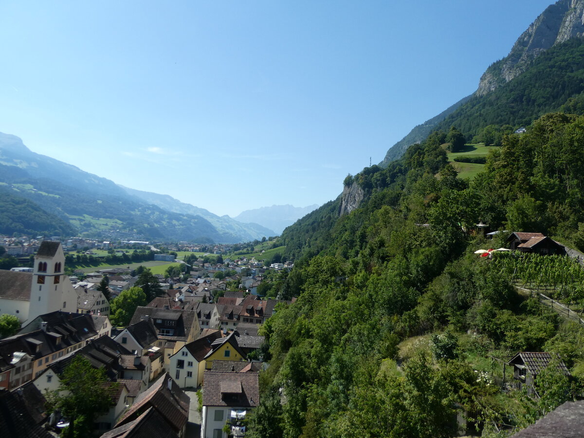 (238'267) - Die Altstadt von Sargans am 17. Juli 2022 vom Schloss aus
