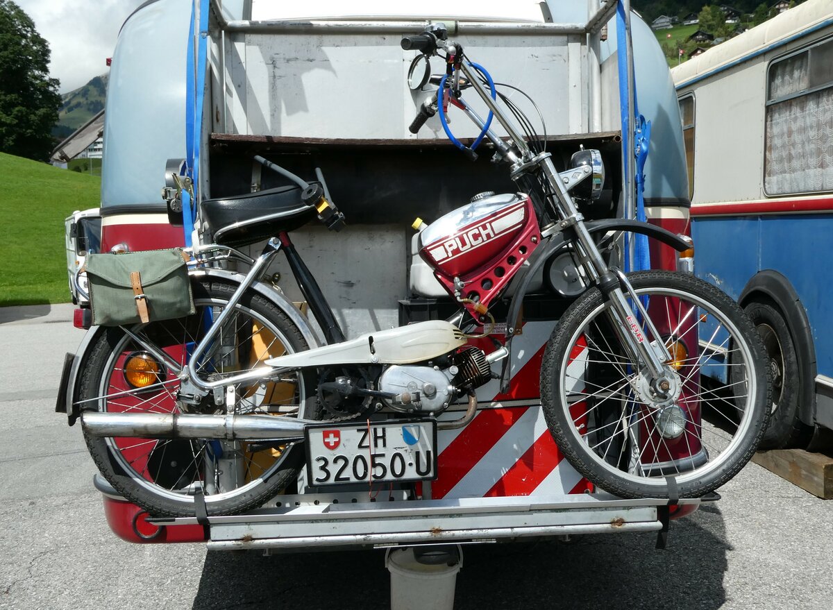 (239'211) - Motorfahrrad - ZH 233'236 - Puch am 20. August 2022 in Wildhaus, Munzenriet